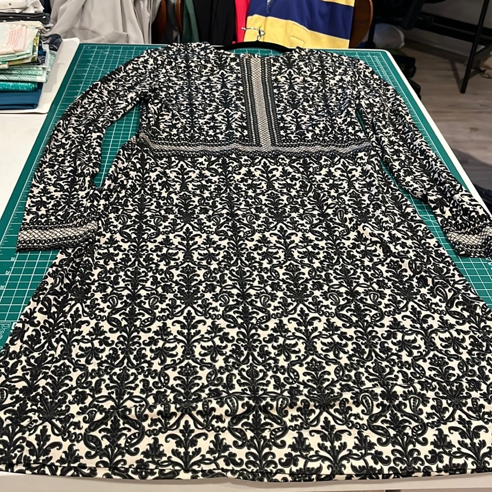 Tory Burch 100% silk dress size large. Excellent used condition.